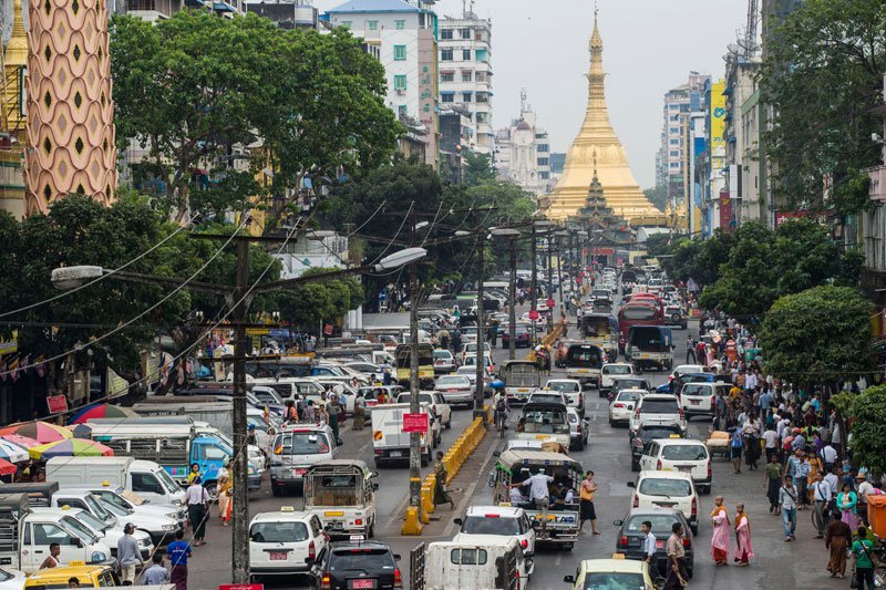 Traffic-is-seen-on-Mahabandoola-road